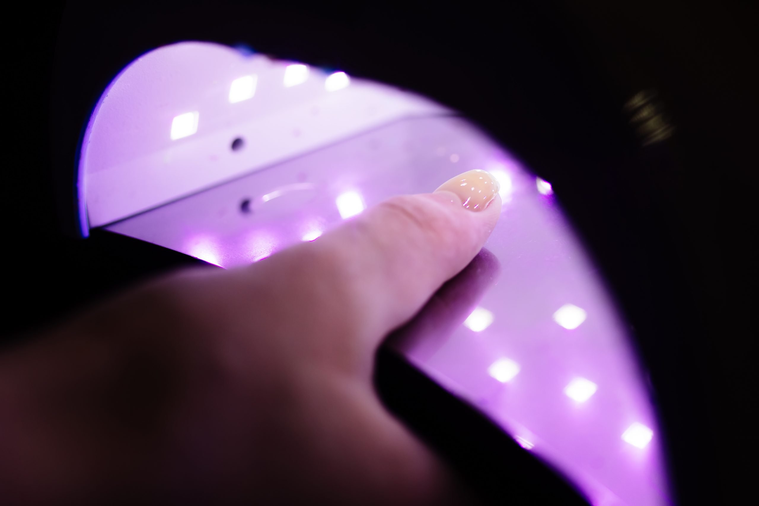 Czy lampy UV LED do paznokci szkodzą zdrowiu?